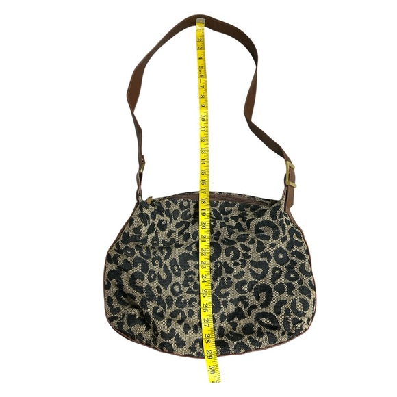 Leopard Canvas Shoulder Bucket Bag - Picture 13 of 15